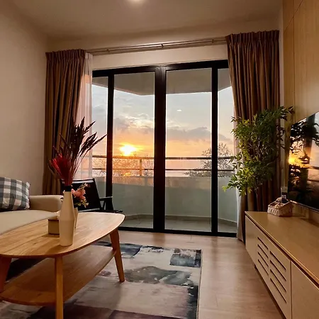 Netflix-Seaview-Sunsetview-Puteribeach-Mutiara Beach Resort Melaka Tanjung Kling Exterior photo