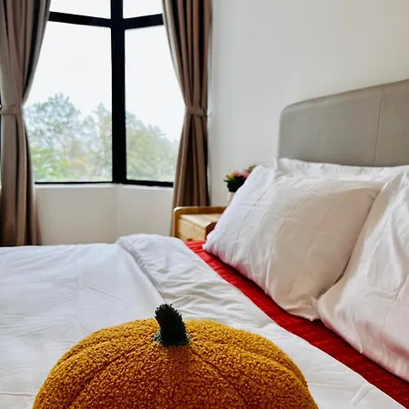 Netflix-Seaview-Sunsetview-Puteribeach-Mutiara Beach Resort Melaka Tanjung Kling Exterior photo