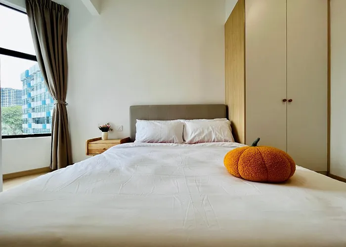 Netflix-Seaview-Sunsetview-Puteribeach-Mutiara Beach Resort Melaka