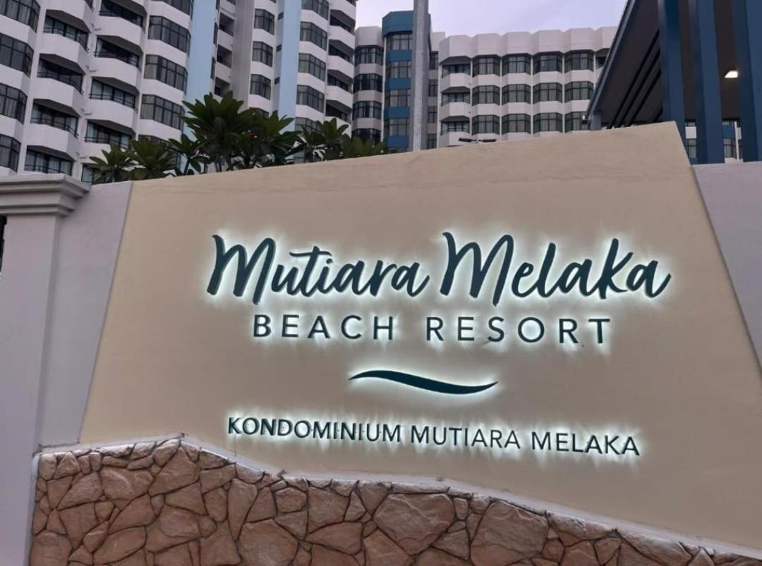 Netflix-seaview-sunsetview-puteribeach-mutiara Melaka Tanjung Kling